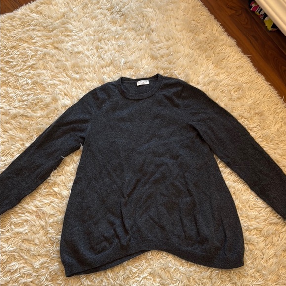 EUC Brunello Cucinelli Gray Cashmere Crewneck Sweater with high/low hemline